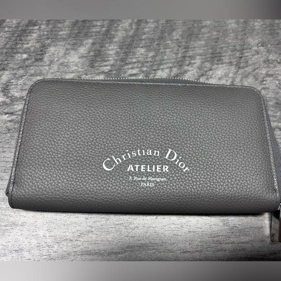 RARE - Christian Dior Atelier Zipped Wallet - 💳